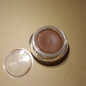 Skinn Plasma Foundation